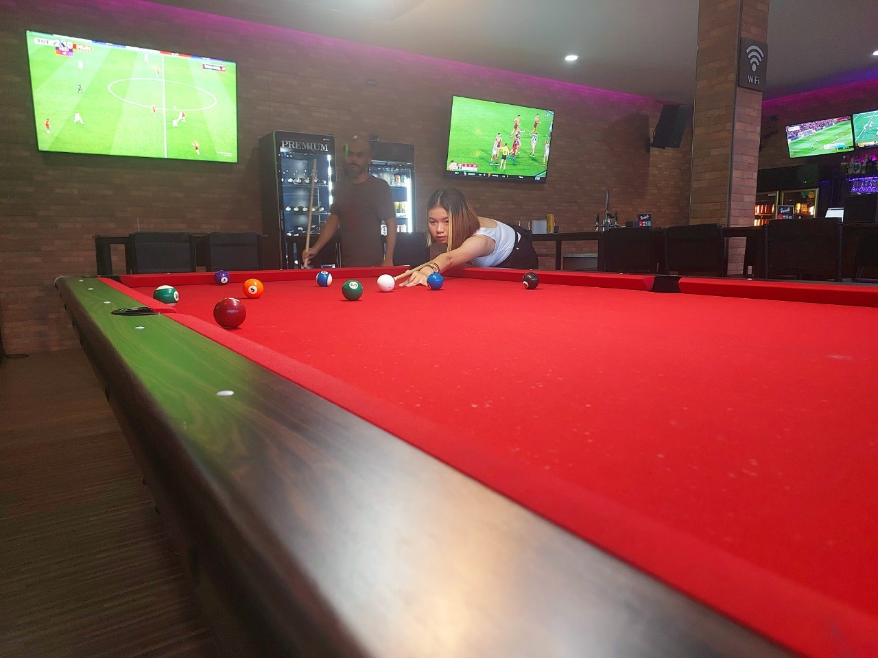 Chiang Mai sports bar for NFL