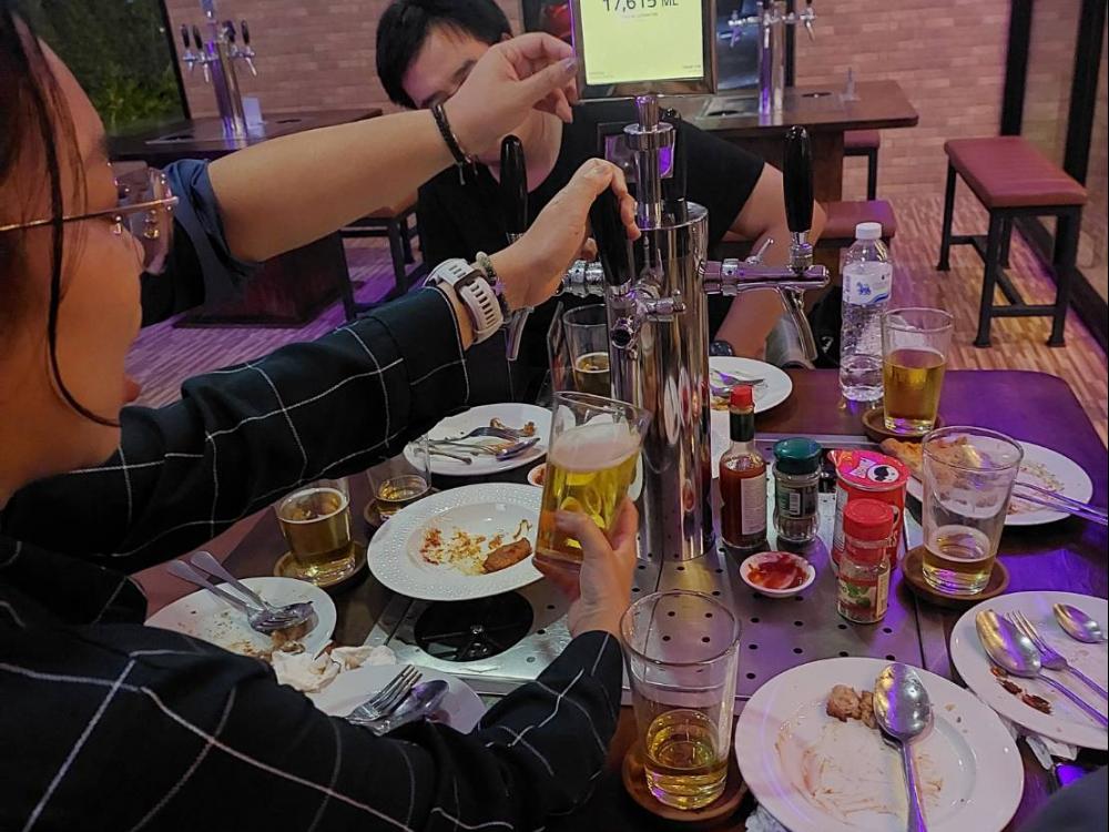 The official legal drinking age in Thailand