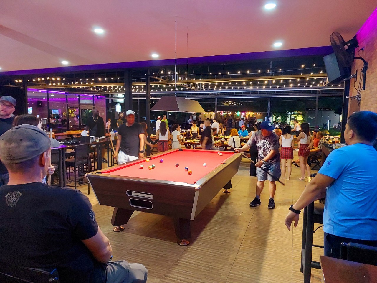 Tourists sports bar