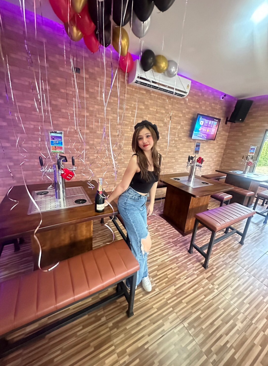 Your customers can enjoy live music and sports at freerolls