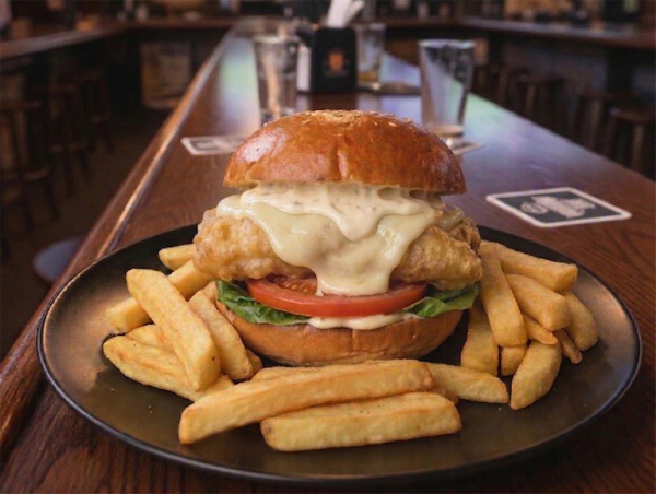 フィッシュチーズバーガー